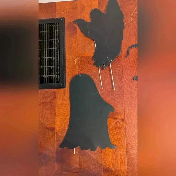 Ghost Halloween Yard Decoration Signs (EUC) - Picture 5 of 7